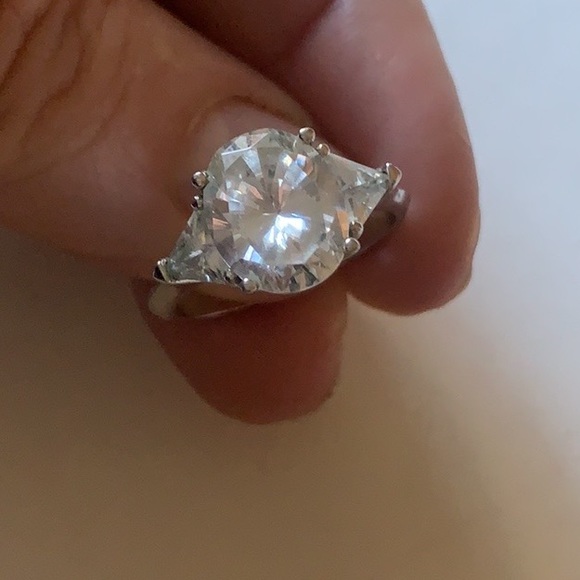 Silver CZ ring - Picture 3 of 8